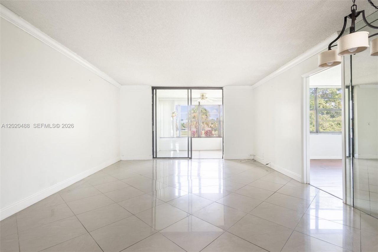 7350 NW 18th St, Unit 206, Margate, FL 33063 Photo