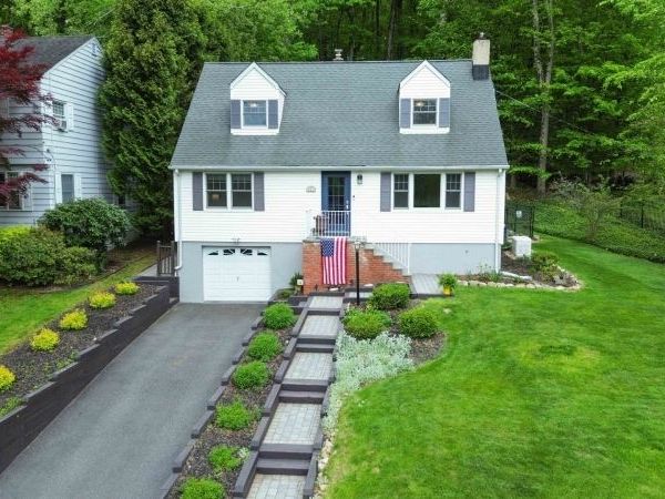 48 Midland Dr, Morris, NJ 07960