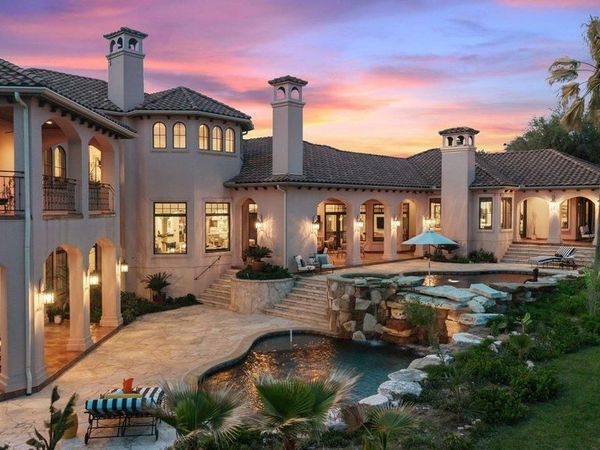 104 S Angel Light DR, Spicewood, TX 78669