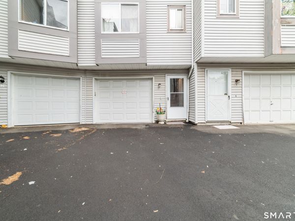 35 Pearl Lake, Unit L, Waterbury, CT 06706