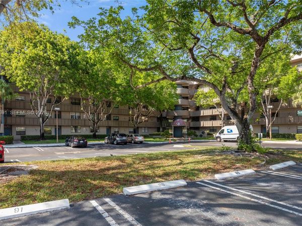 901 Colony Point Cir , Unit 521, Pembroke Pines, FL 33026