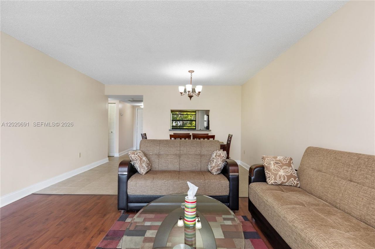 901 Colony Point Cir , Unit 521, Pembroke Pines, FL 33026 Photo