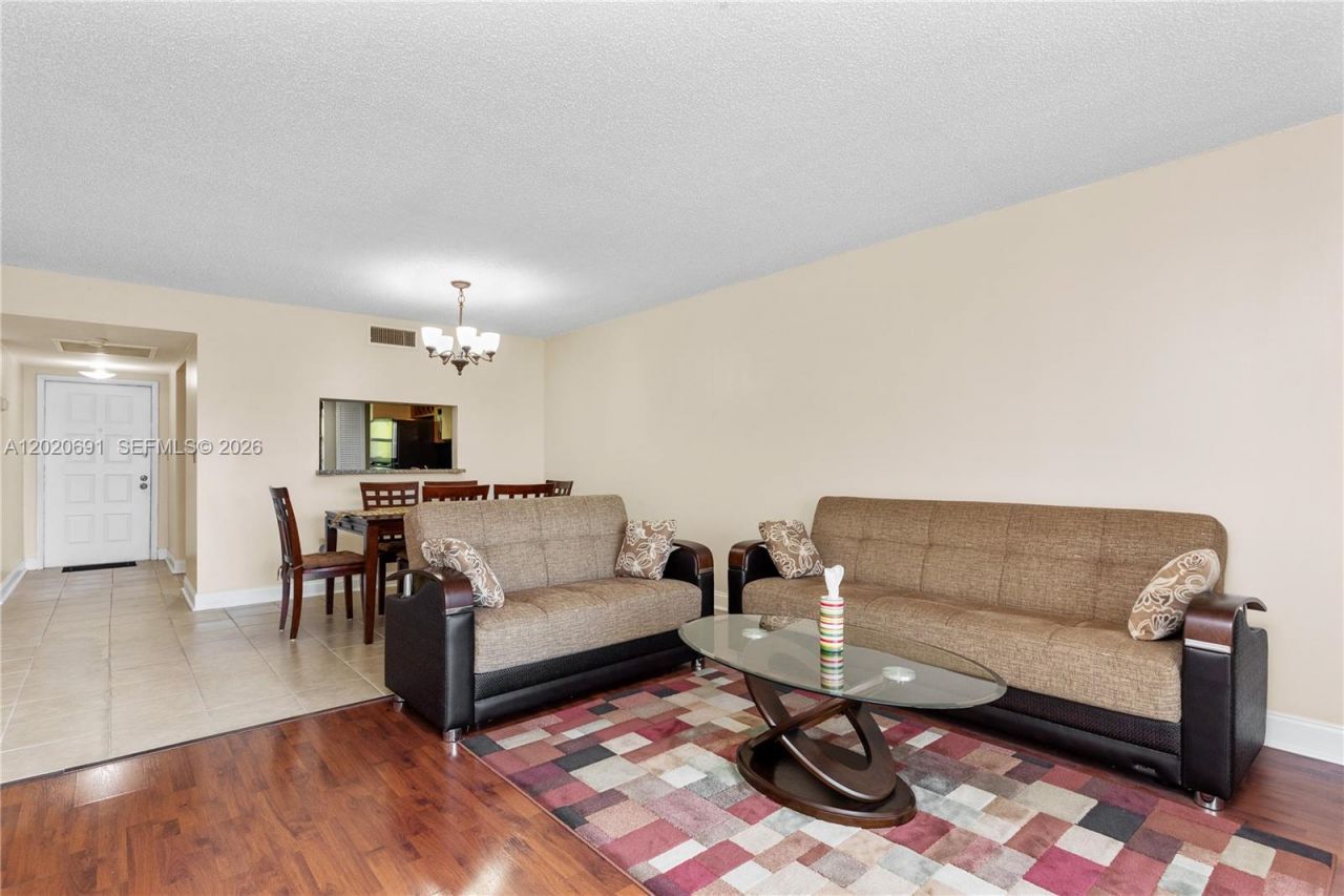 901 Colony Point Cir , Unit 521, Pembroke Pines, FL 33026 Photo