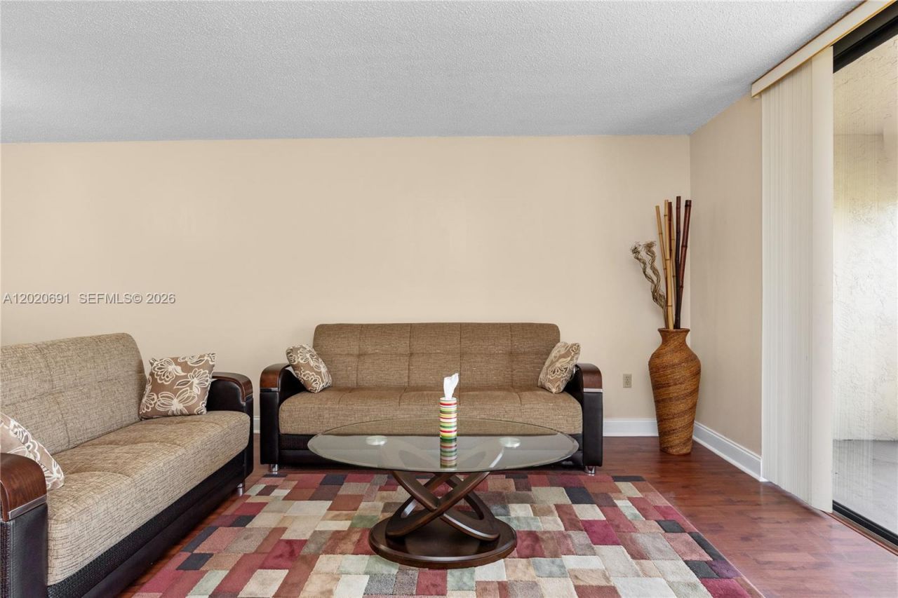901 Colony Point Cir , Unit 521, Pembroke Pines, FL 33026 Photo