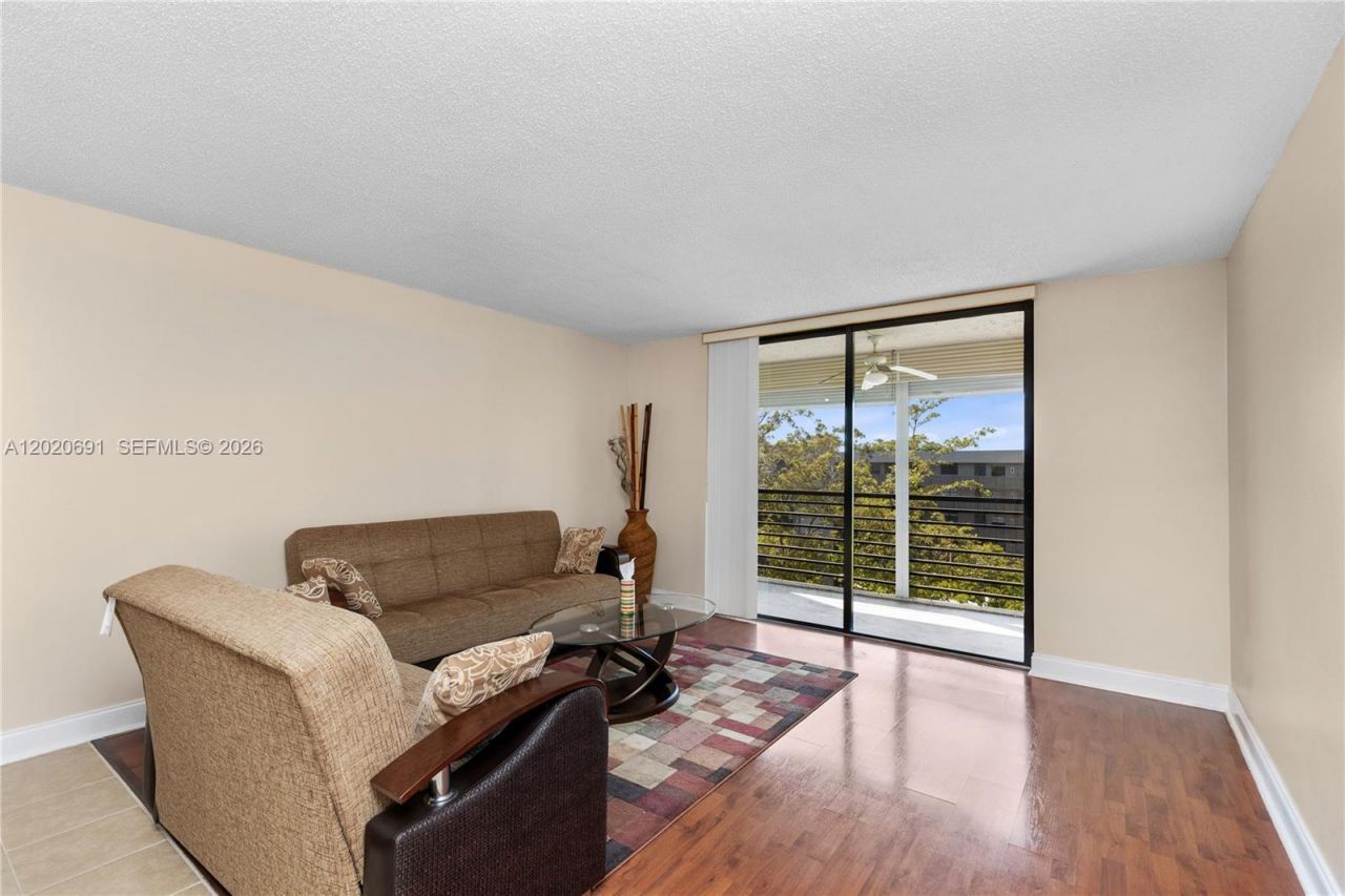 901 Colony Point Cir , Unit 521, Pembroke Pines, FL 33026 Photo