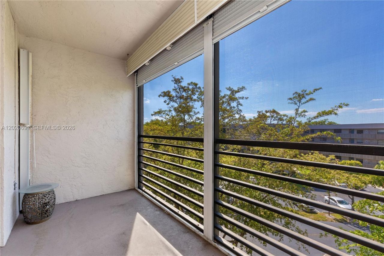 901 Colony Point Cir , Unit 521, Pembroke Pines, FL 33026 Photo