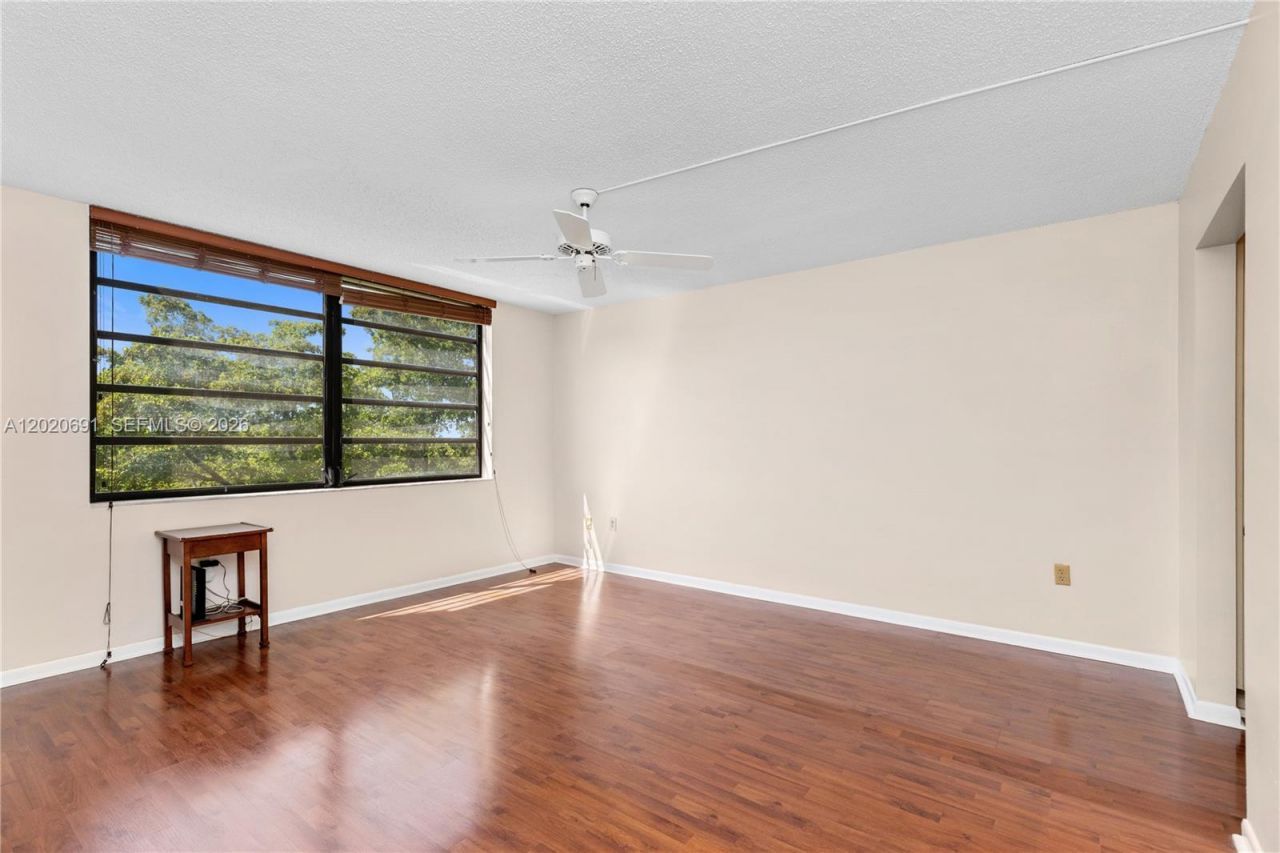 901 Colony Point Cir , Unit 521, Pembroke Pines, FL 33026 Photo