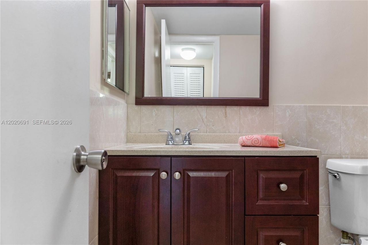 901 Colony Point Cir , Unit 521, Pembroke Pines, FL 33026 Photo