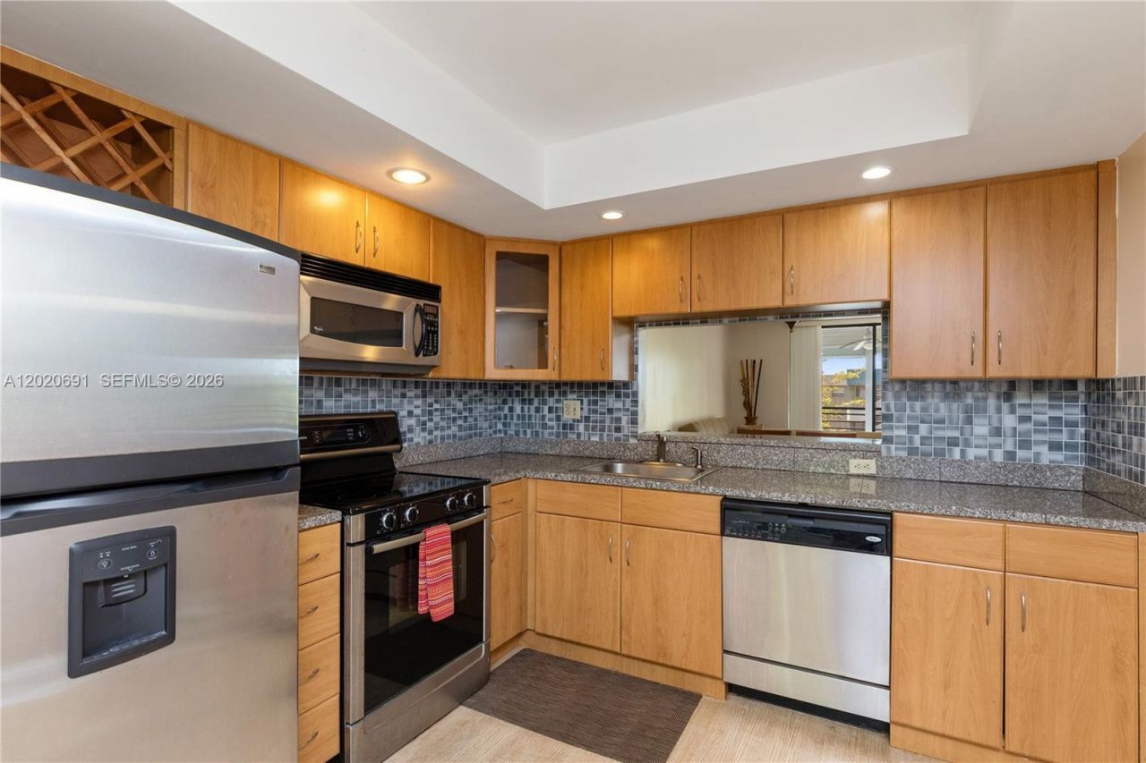 901 Colony Point Cir , Unit 521, Pembroke Pines, FL 33026 Photo