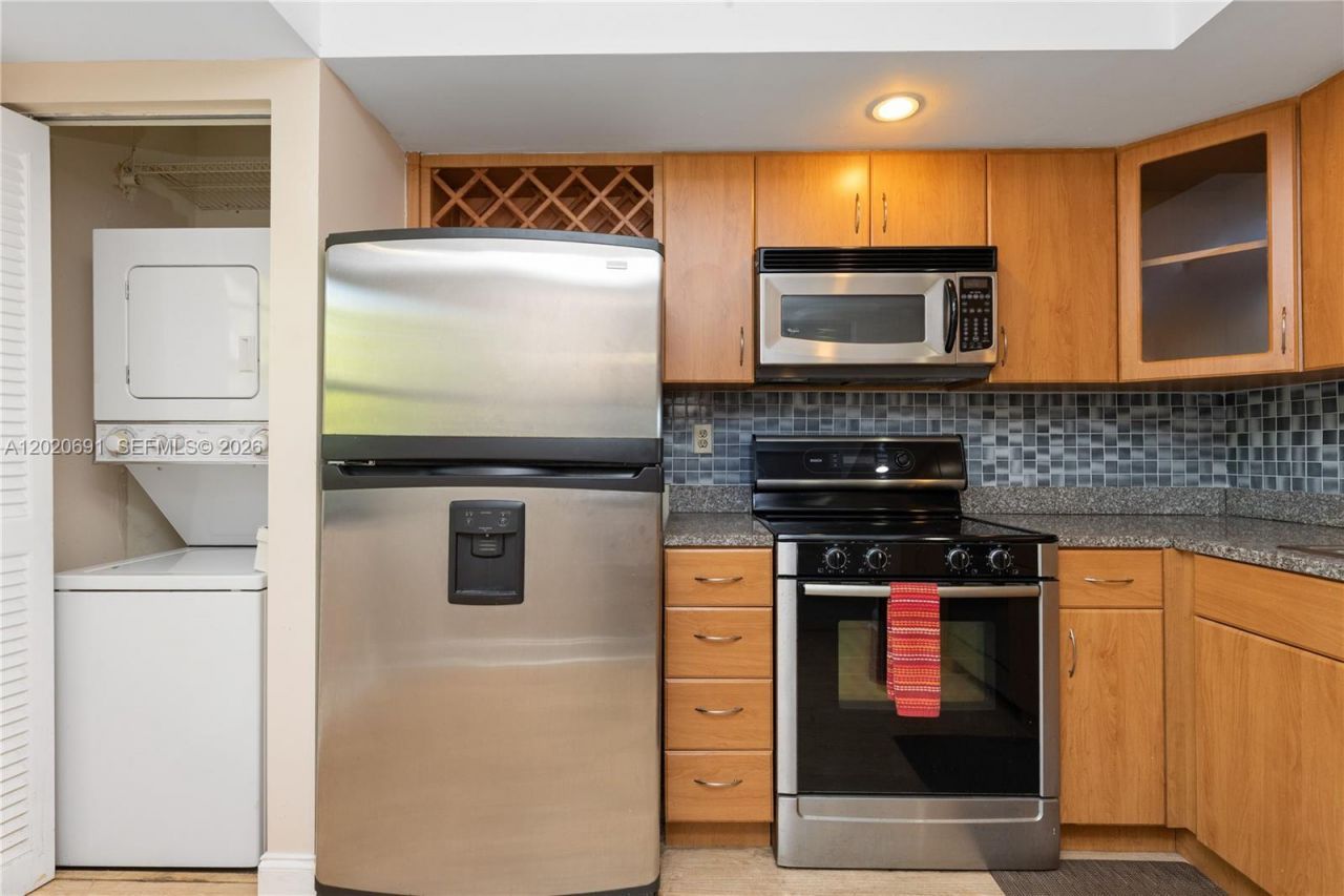 901 Colony Point Cir , Unit 521, Pembroke Pines, FL 33026 Photo