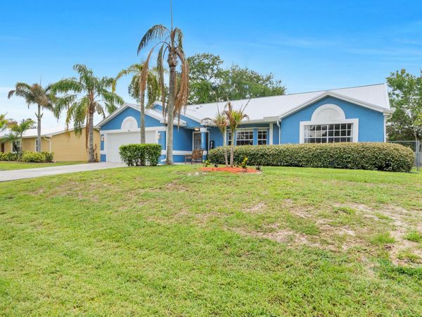 1142 SW Dalton Avenue, Port St. Lucie, FL 34953