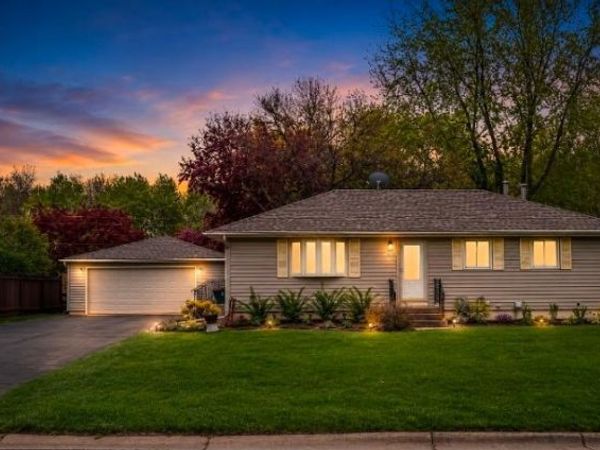 1524 121st Avenue NE, Blaine, MN 55449