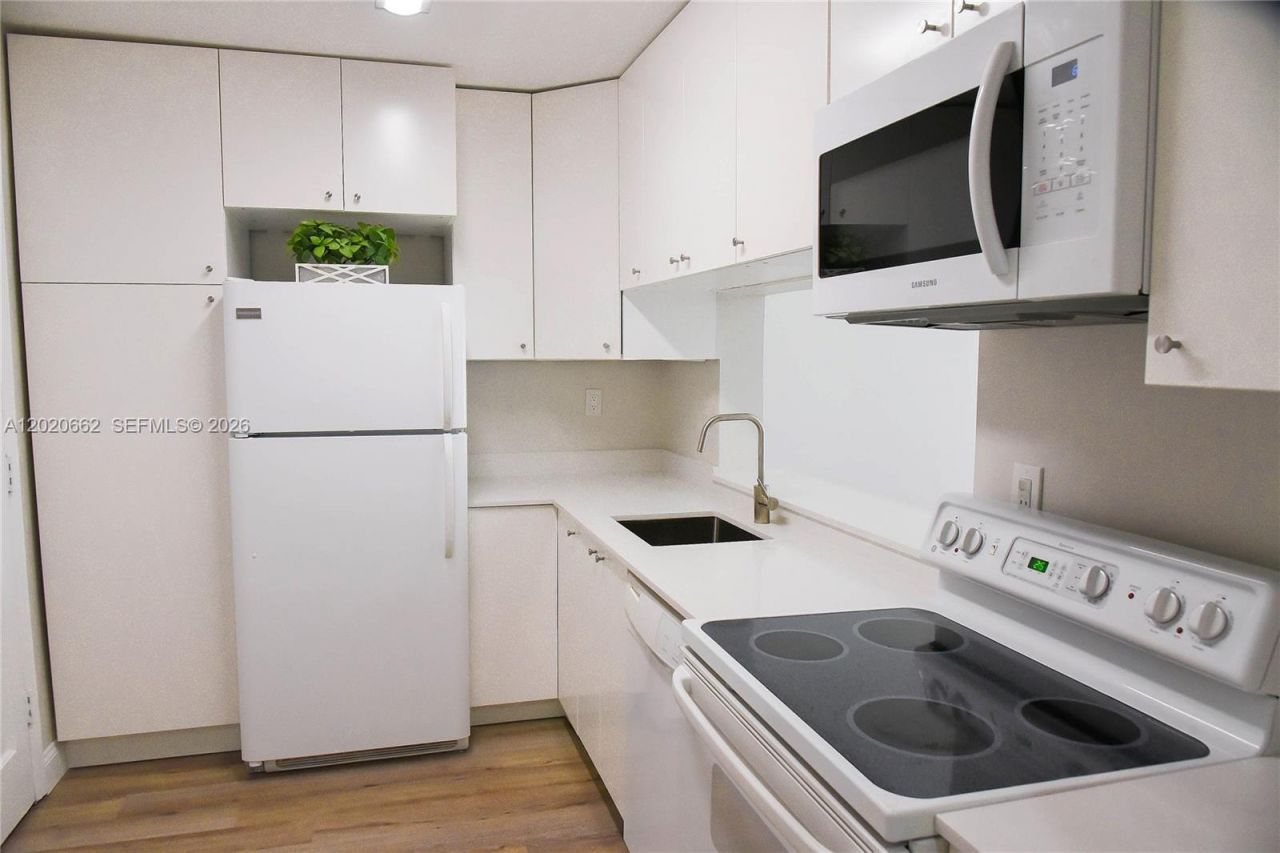 9611 SW 77th Ave, Unit 206A, Miami, FL 33156 Photo