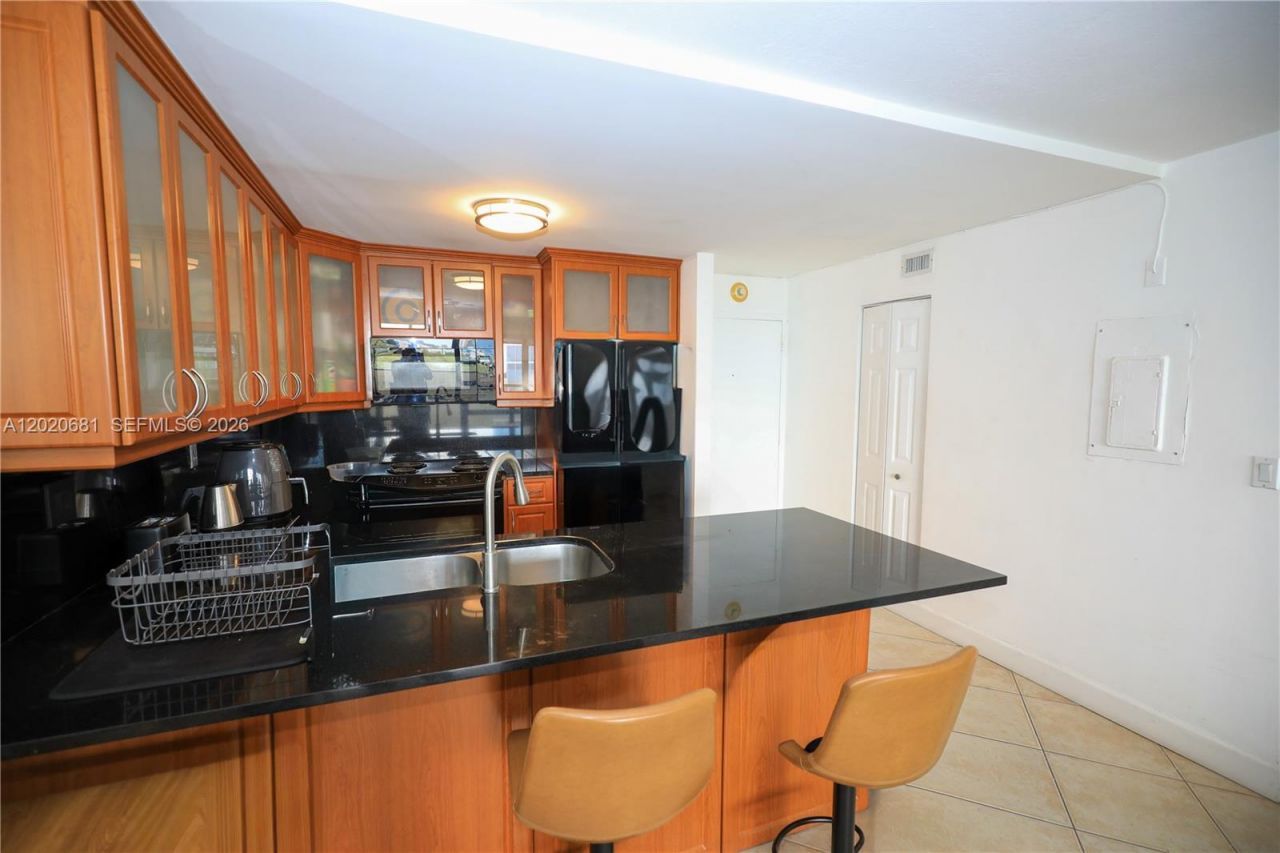 600 NE 36th St, Unit 710, Miami, FL 33137 Photo