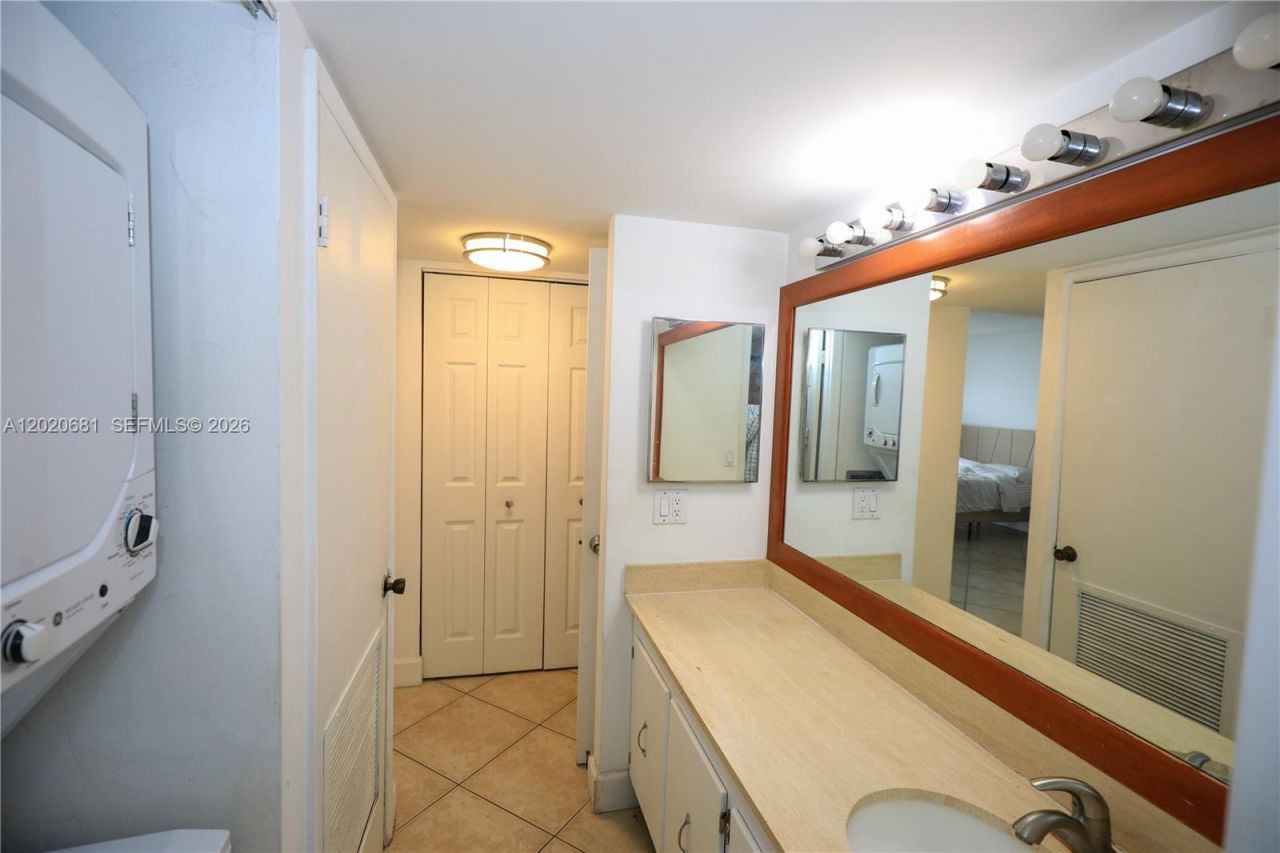 600 NE 36th St, Unit 710, Miami, FL 33137 Photo
