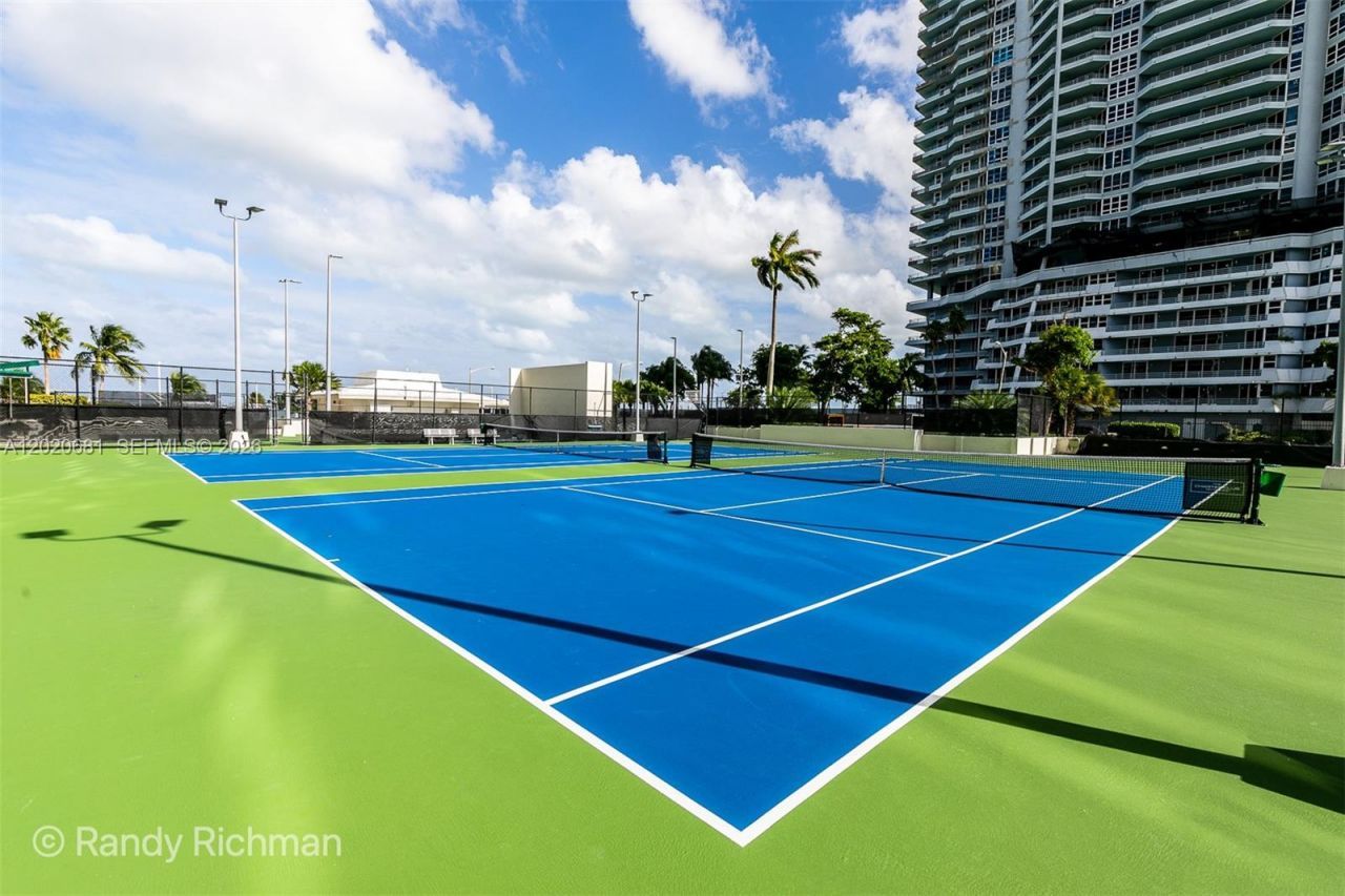 600 NE 36th St, Unit 710, Miami, FL 33137 Photo