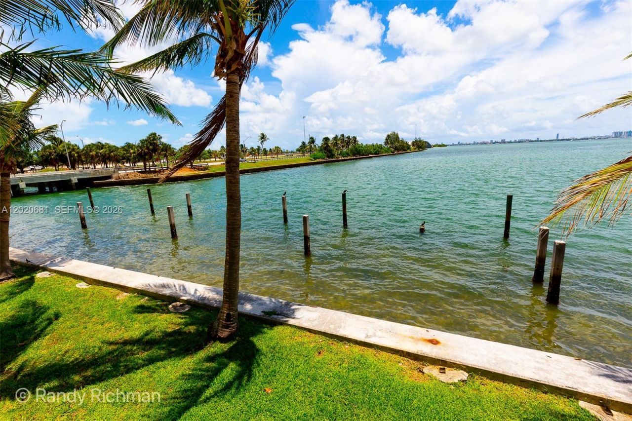 600 NE 36th St, Unit 710, Miami, FL 33137 Photo