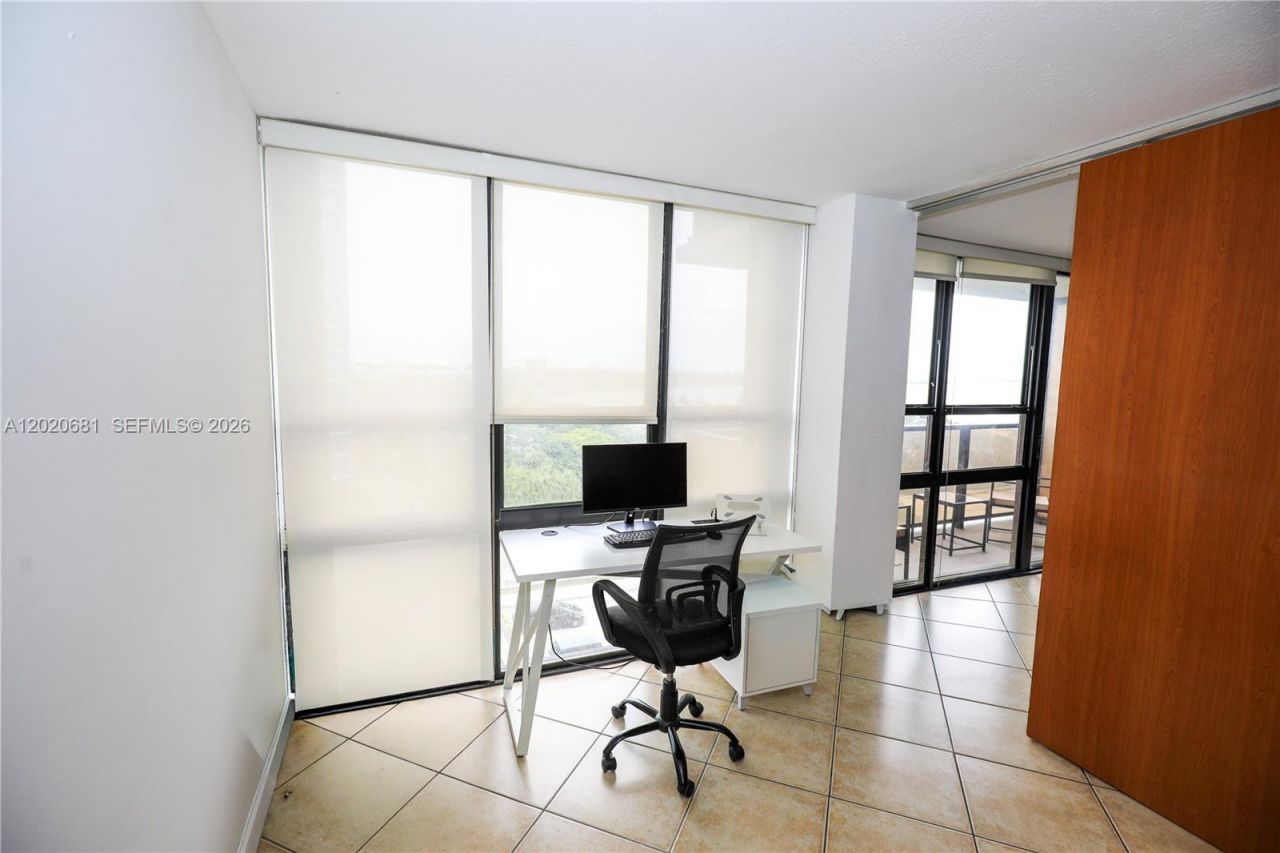 600 NE 36th St, Unit 710, Miami, FL 33137 Photo