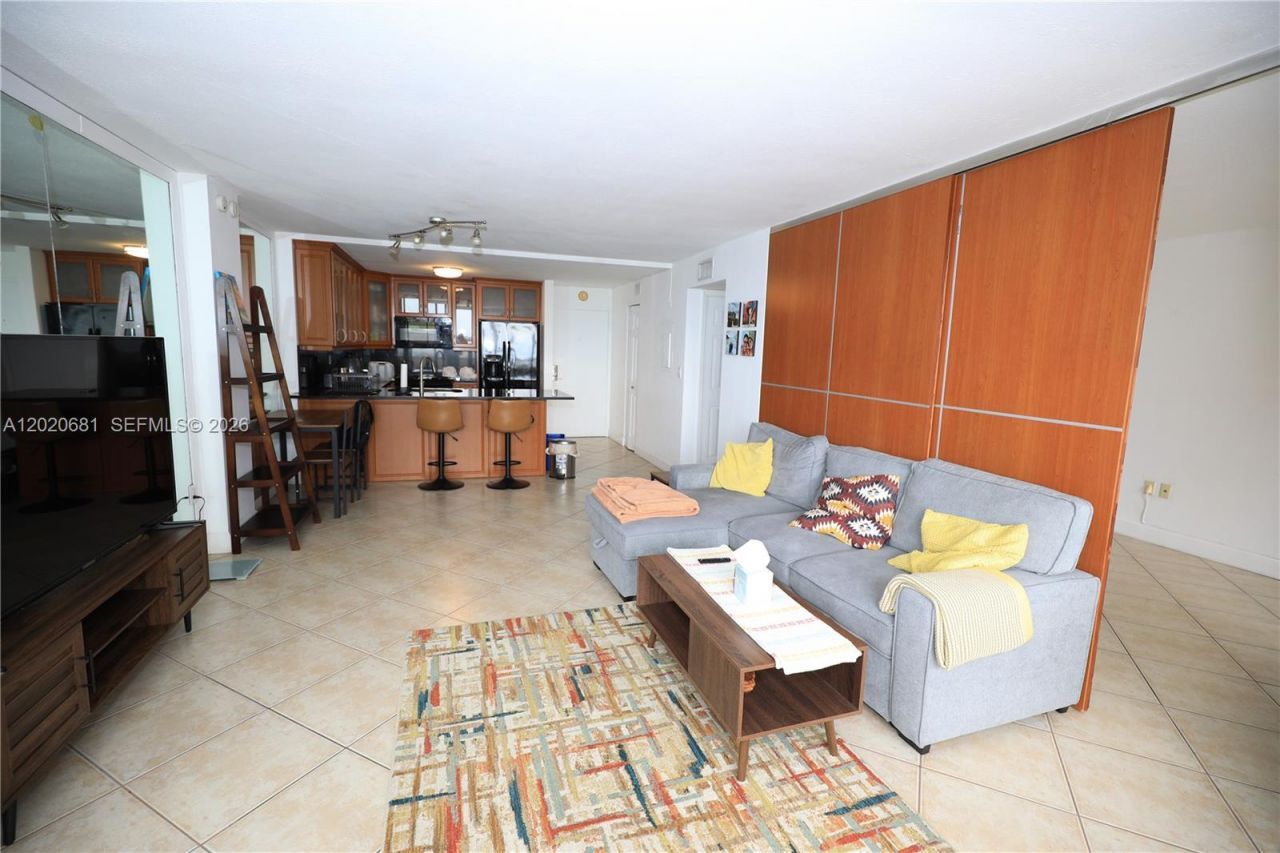 600 NE 36th St, Unit 710, Miami, FL 33137 Photo