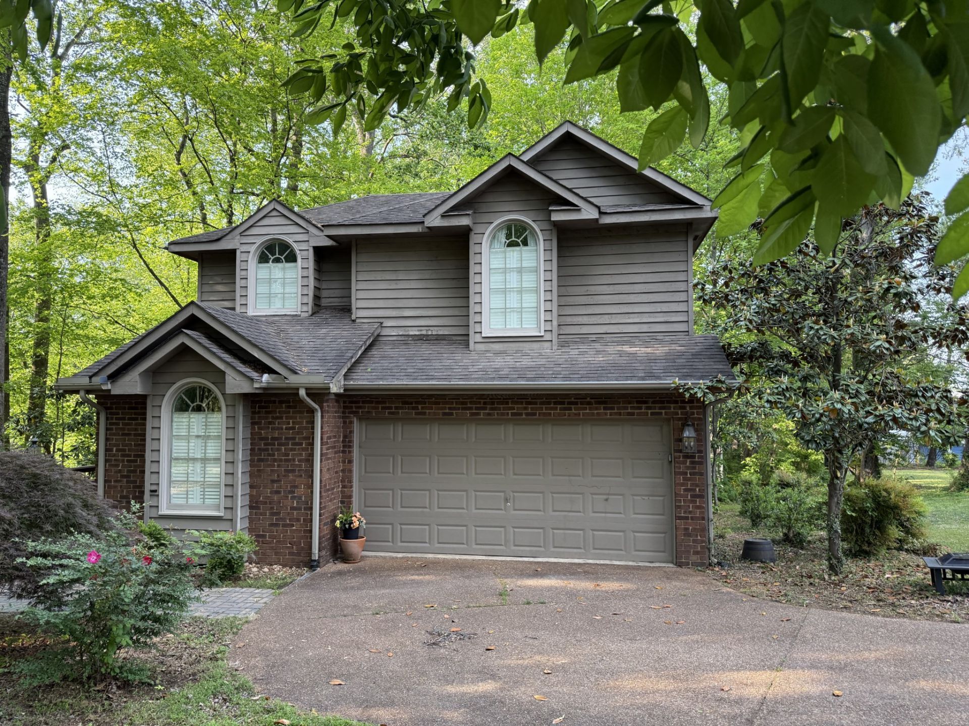544 Ridgecrest Dr , Mc Minnville, TN 37110 Main Photo
