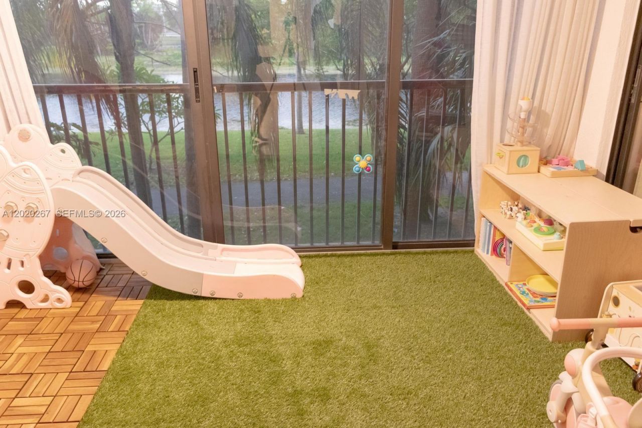 2200 S Cypress Bend Dr , Unit 204, Pompano Beach, FL 33069 Photo