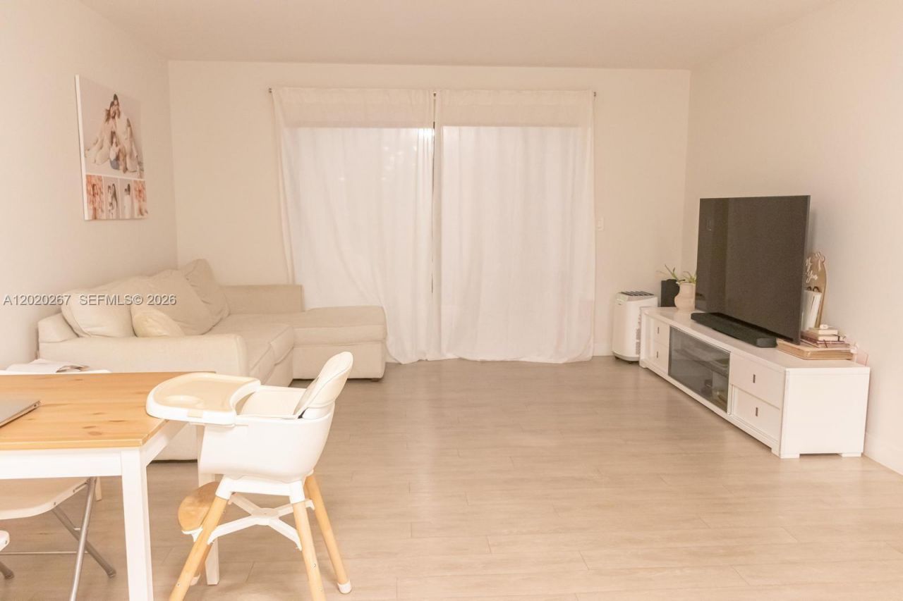 2200 S Cypress Bend Dr , Unit 204, Pompano Beach, FL 33069 Photo