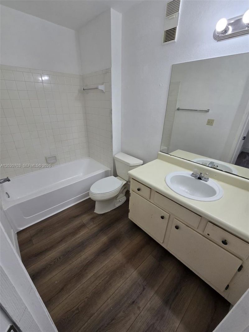 3340 N Pinewalk Dr N , Unit 1518, Margate, FL 33063 Photo
