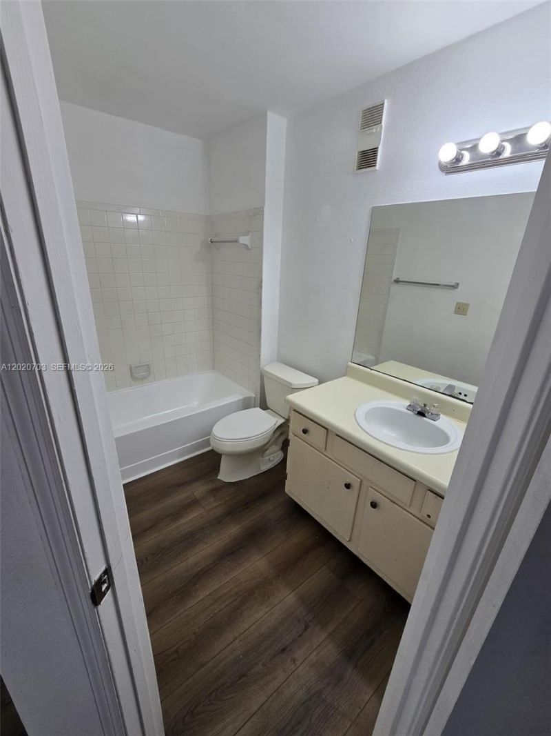 3340 N Pinewalk Dr N , Unit 1518, Margate, FL 33063 Photo
