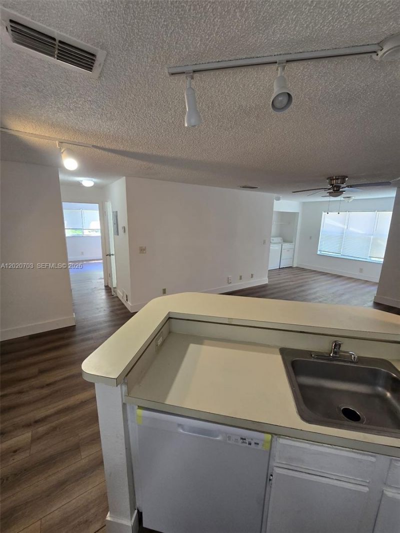 3340 N Pinewalk Dr N , Unit 1518, Margate, FL 33063 Photo
