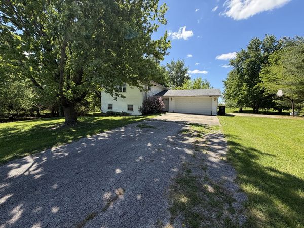 5195 306th Street , Dixon, IA 52745