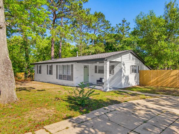 1095 Texas Parkway, Crestview, FL 32536