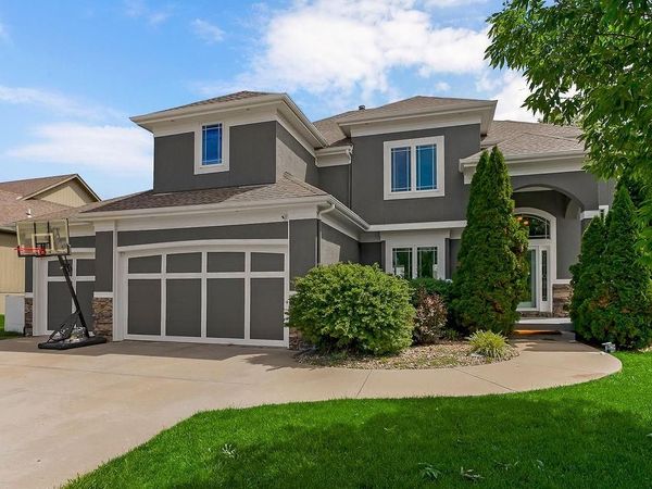 405 NE Woodpark Lane, Lee's Summit, MO 64086
