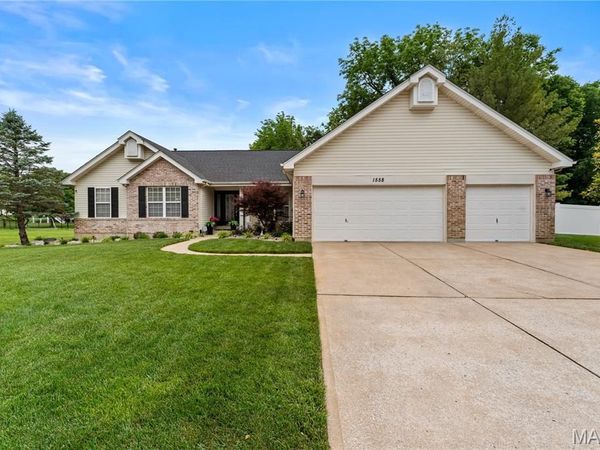 1558 Prospect Lakes Drive, Wentzville, MO 63385