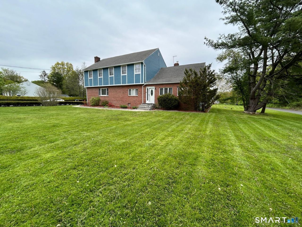 890 Daniels Farm, Trumbull, CT 06611 Main Photo