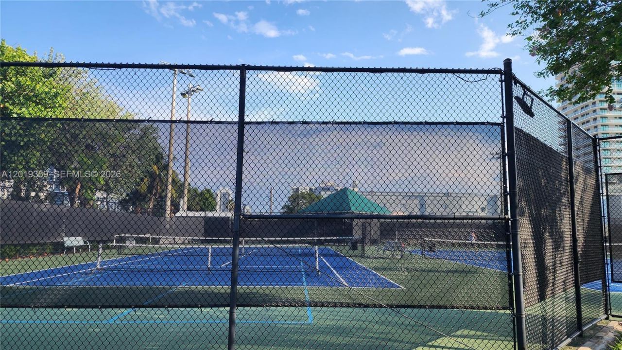 7441 Wayne, Unit 8-O, Miami Beach, FL 33141 Photo