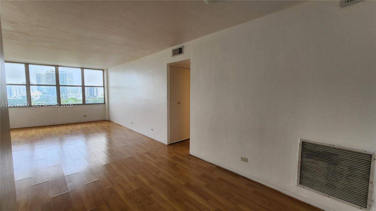 7441 Wayne , Unit 8-O, Miami Beach, FL 33141 Photo