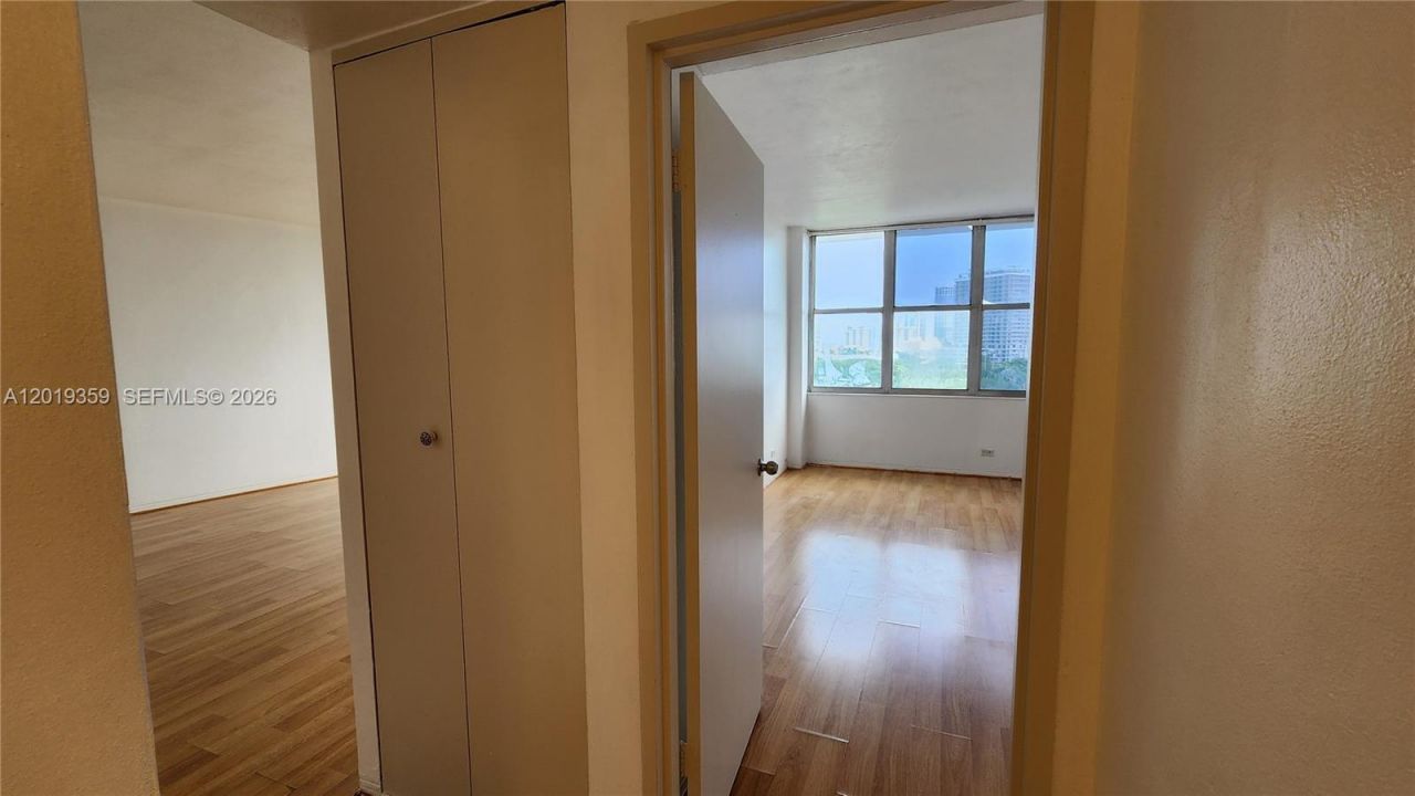 7441 Wayne, Unit 8-O, Miami Beach, FL 33141 Photo