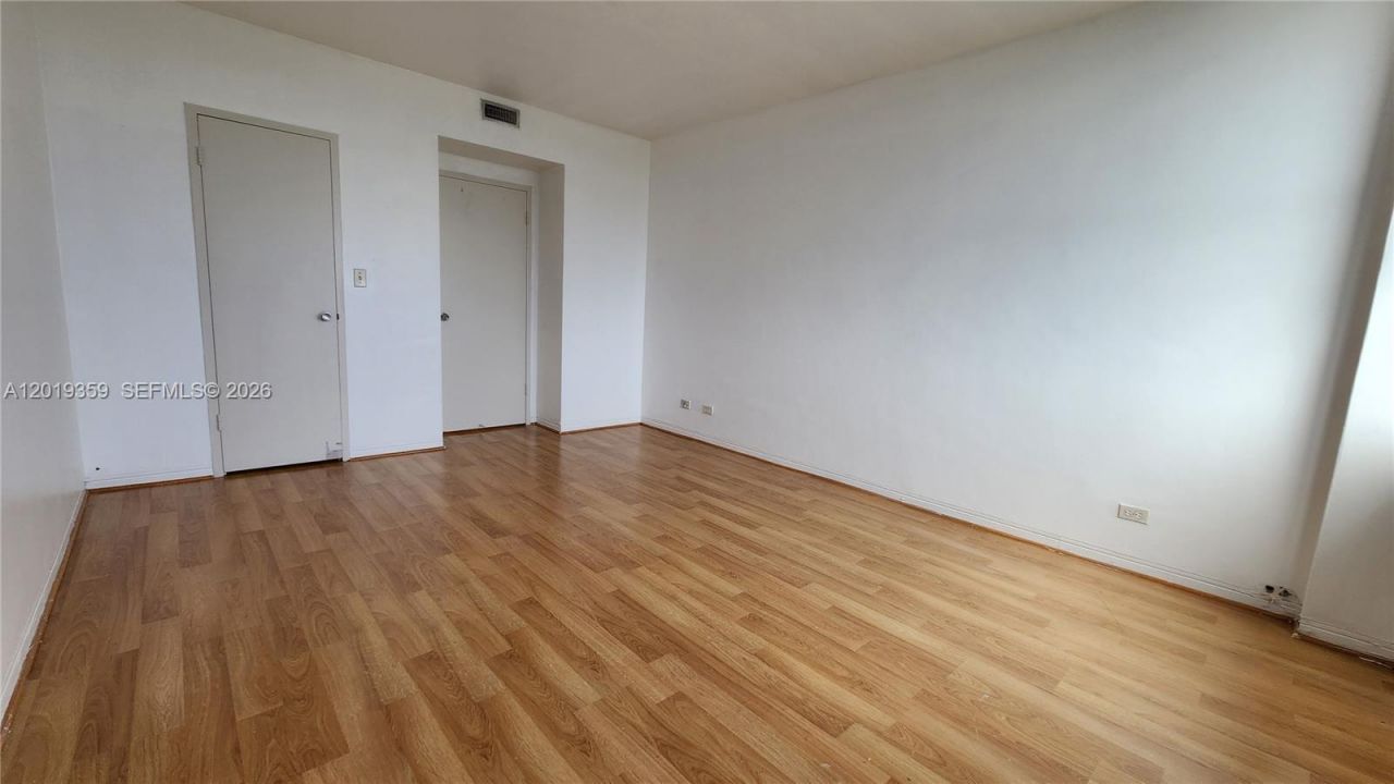 7441 Wayne, Unit 8-O, Miami Beach, FL 33141 Photo