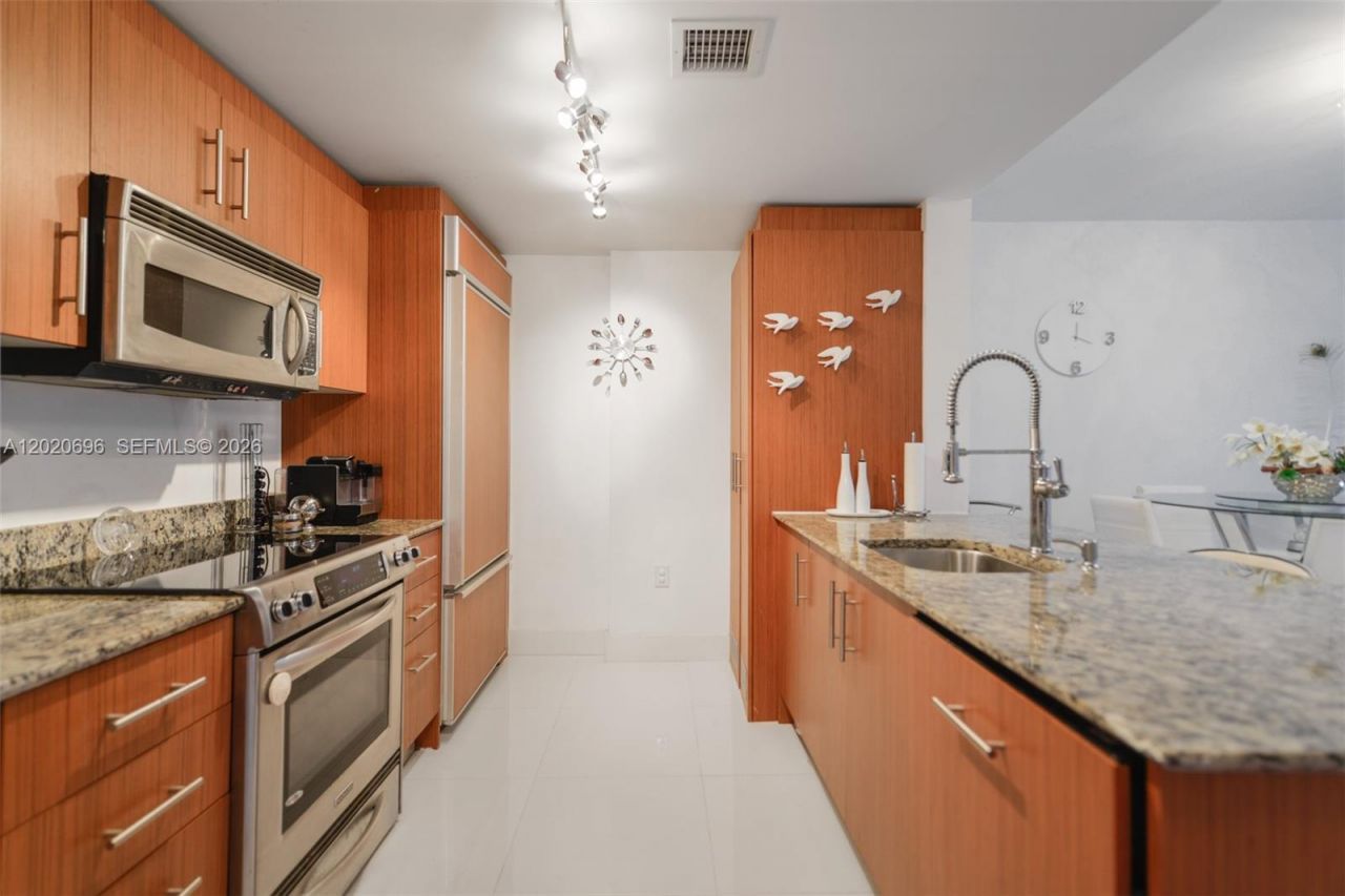 10275 Collins Ave , Unit 307, Bal Harbour, FL 33154 Photo