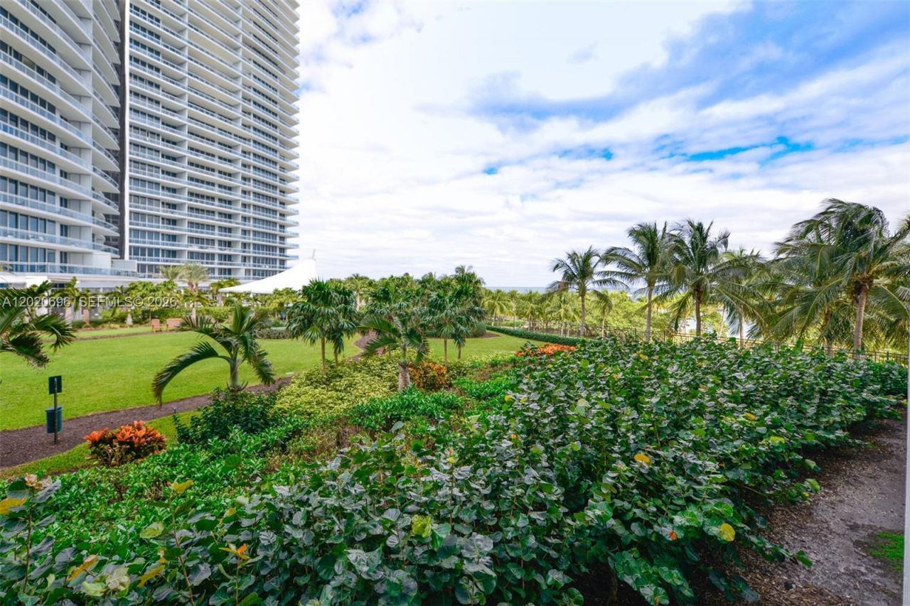 10275 Collins Ave , Unit 307, Bal Harbour, FL 33154 Photo