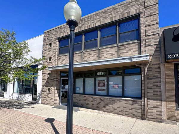 6538 W Cermak Road , Berwyn, IL 60402