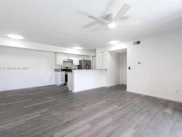 2094 Arbour Walk Cir , Unit 3018, Naples, FL 34109