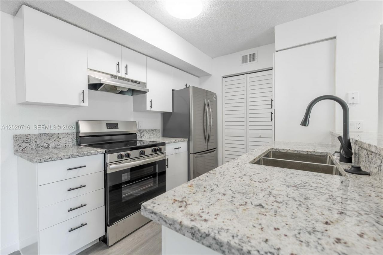 2094 Arbour Walk Cir , Unit 3018, Naples, FL 34109 Photo
