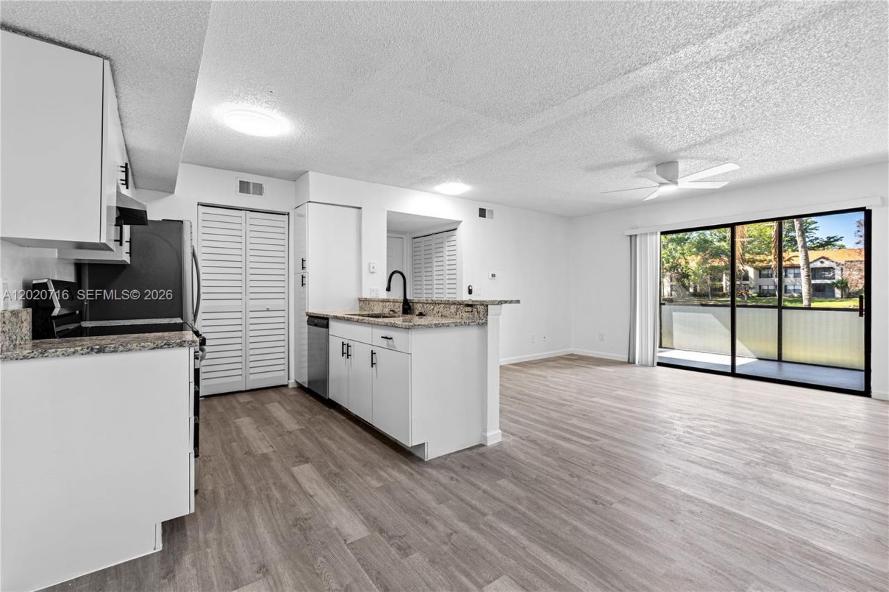 2094 Arbour Walk Cir , Unit 3018, Naples, FL 34109 Photo