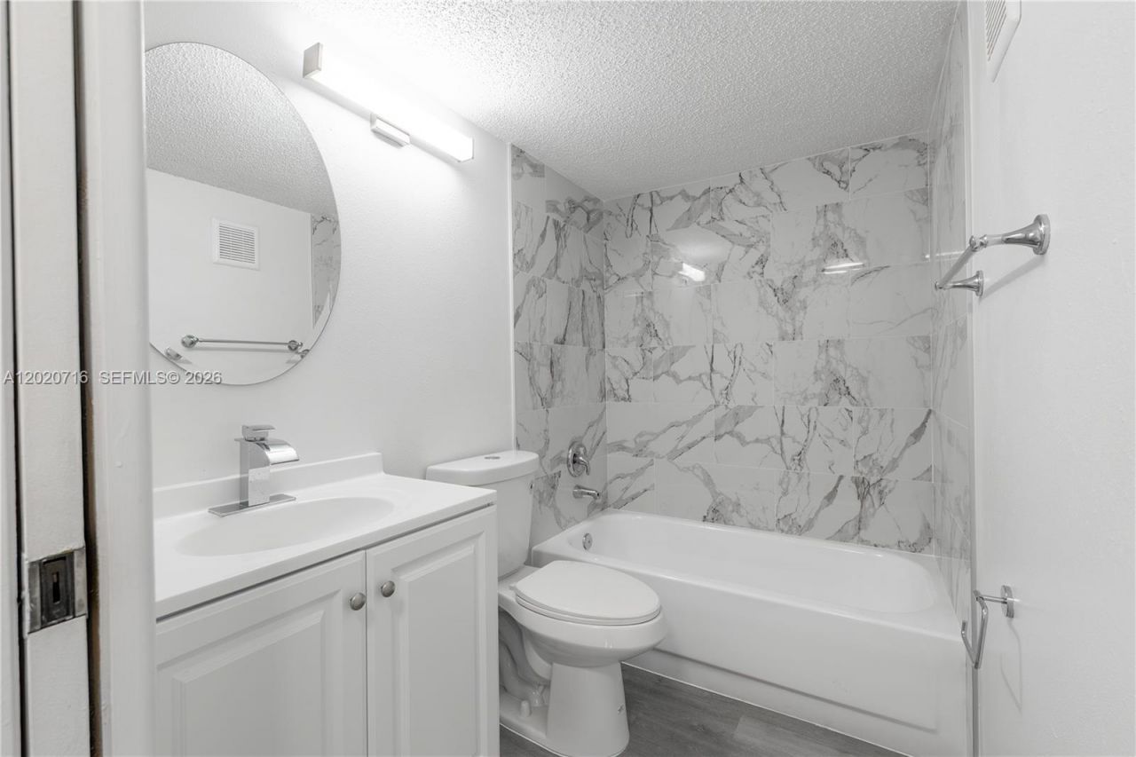 2094 Arbour Walk Cir , Unit 3018, Naples, FL 34109 Photo
