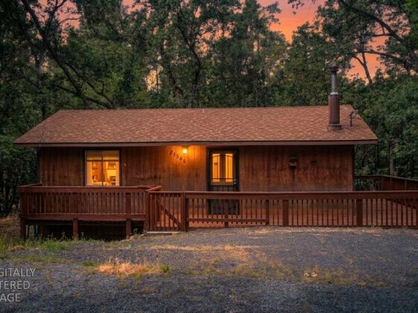 21546 American River Dr, Sonora, CA 95370