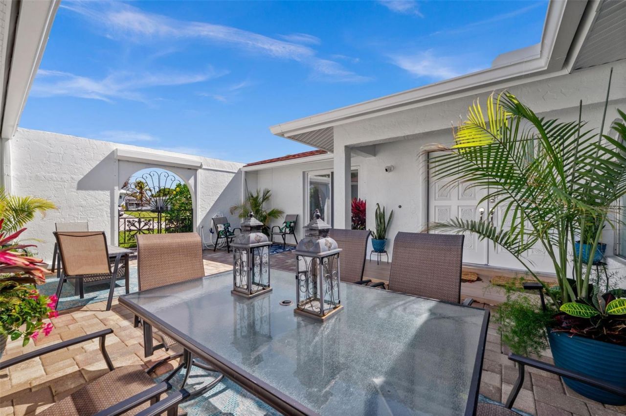 1432 Venetian Court, Cape Coral, FL 33904 Photo