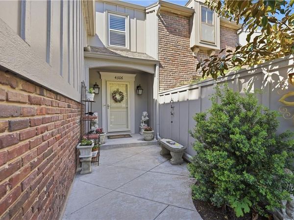 4306 W 111TH Terrace, Leawood, KS 66211