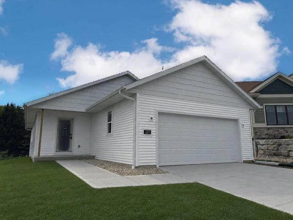 1273 Tivoli Circle, Oregon, WI 53575