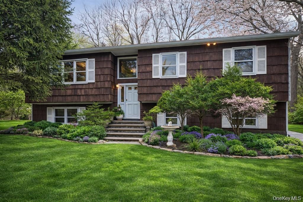 12 Green Bower Lane , New City, NY 10956 Main Photo